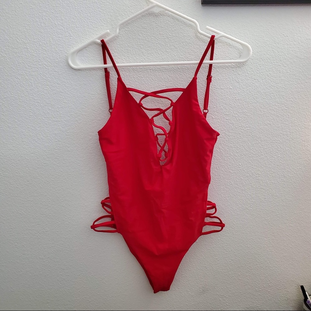 Tobi | red lace up one piece swimsuit - Picture 4 of 6